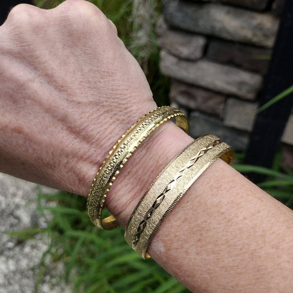 Vintage Bangles bundle of (2)
